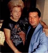 Falco mit Mutter Maria
