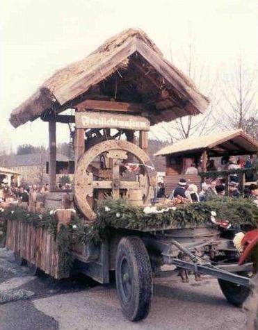 Blochziehen 1984, Gruppe des Freilichtmuseums